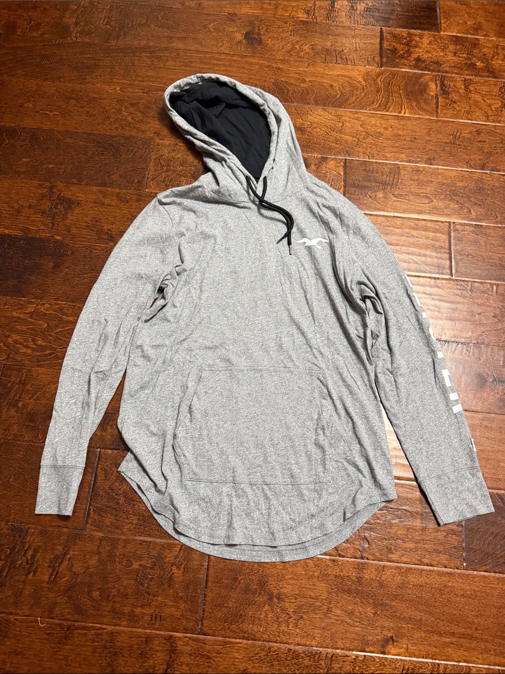 Hollister Men's Light Heather Gray Hooded Pullover with Black Lining